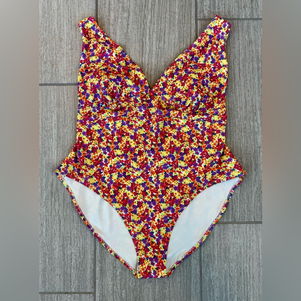 Old Navy Womens One Piece Swimsuit 3X Bathing Suit Floral Flowers Plus Sz Curvy